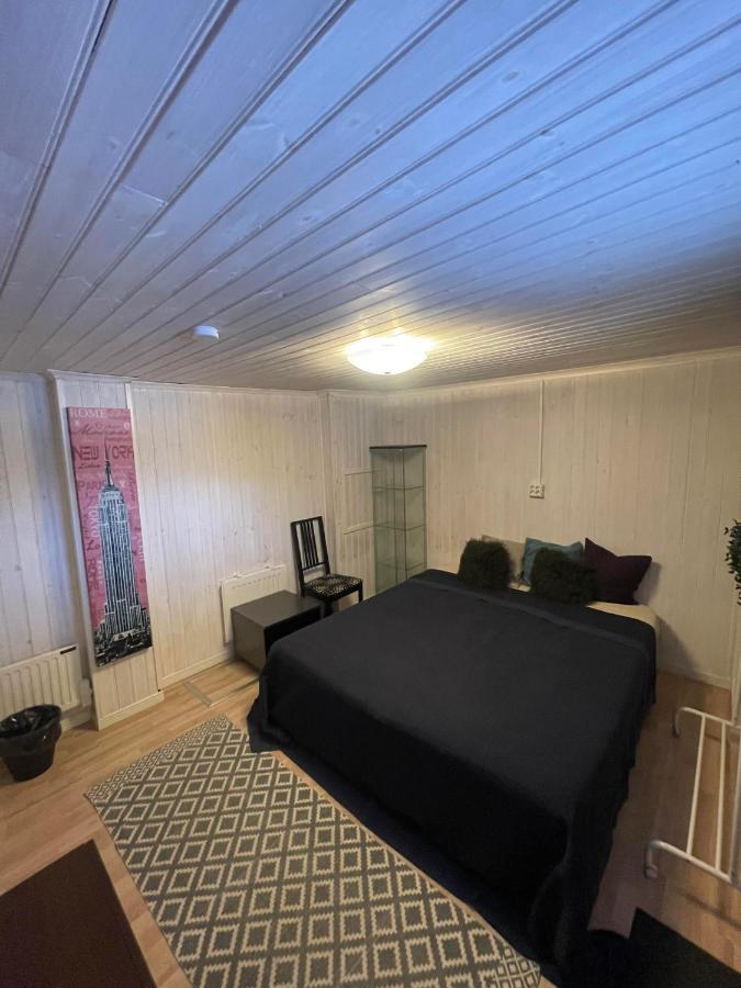Accommodatie bij particulieren Private With Own Entrance Near Airport And Center!