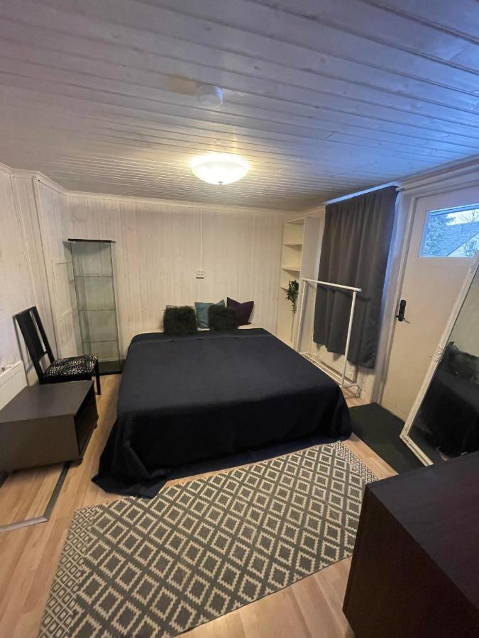 Private With Own Entrance Near Airport And Center! Accommodatie bij particulieren Stockholm