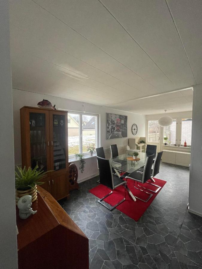 Private With Own Entrance Near Airport And Center! Accommodatie bij particulieren